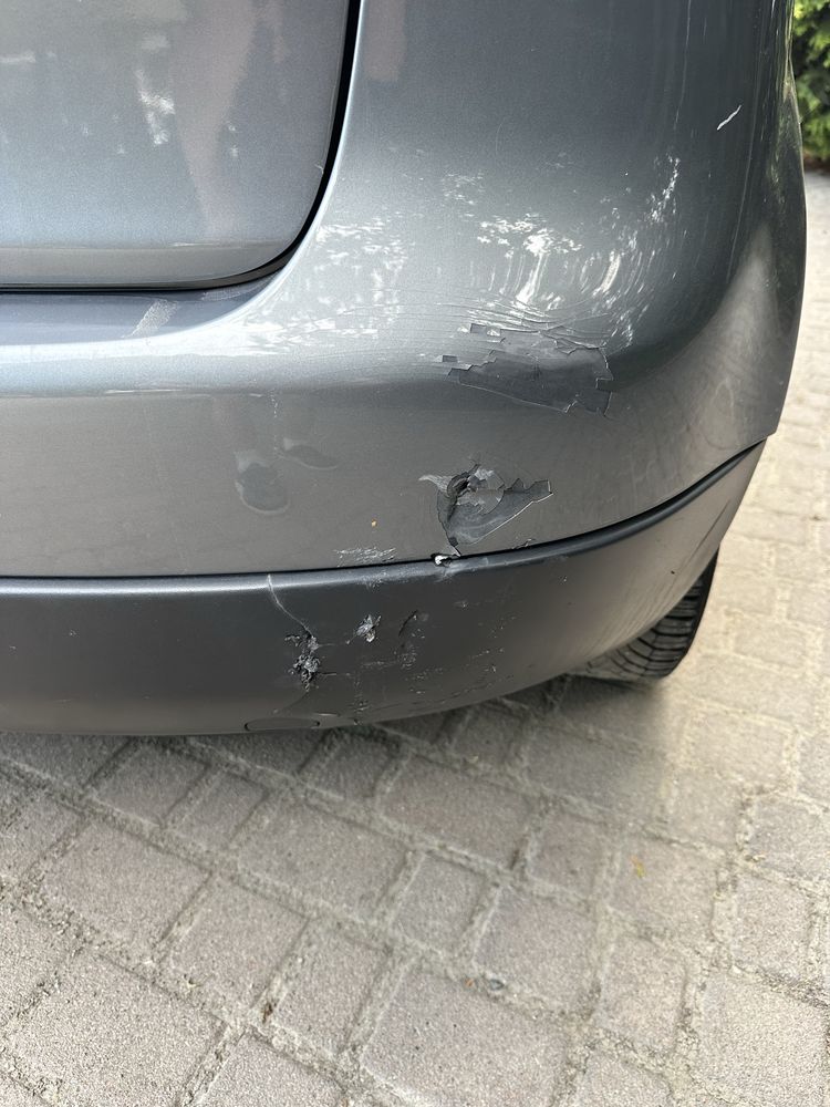 Автомобіль Volkswagen Golf 2004 1,6 Mpi