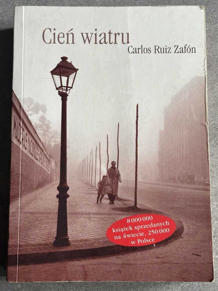 Książka Cień wiatru Carlos Ruiz Zafón