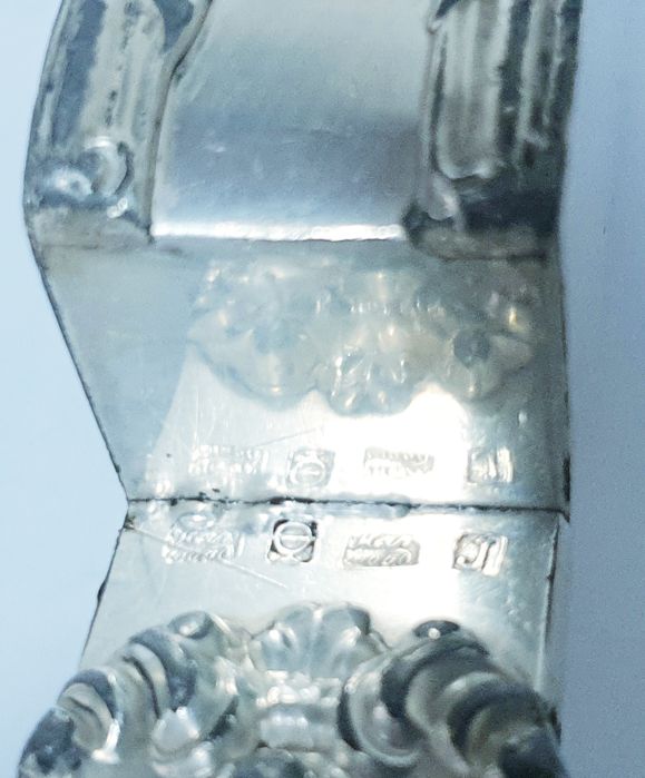 Fantástica antiga tesoura de morrões com banho em prata contrastada