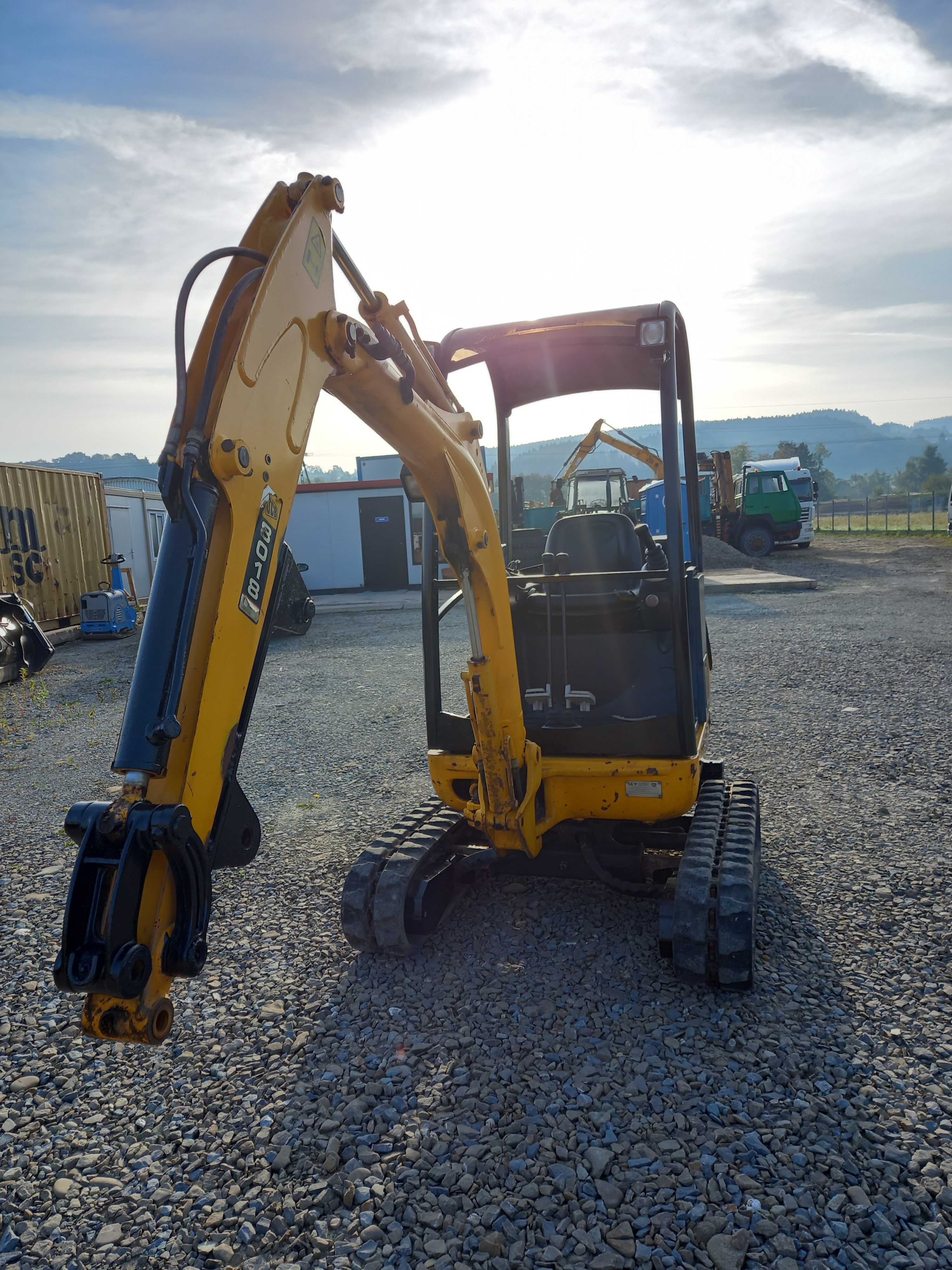 мини-экскаватор JCB 8018