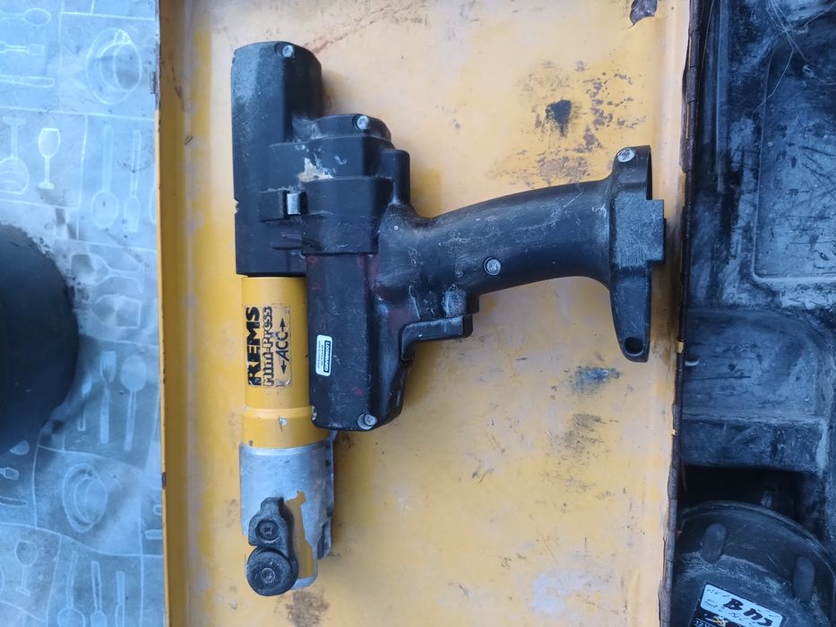 Zaciskarka rems mini press ACC z szczekamiu16,20,25