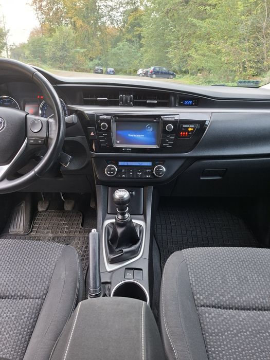 Toyota Corolla 1.6+lpg 2014r