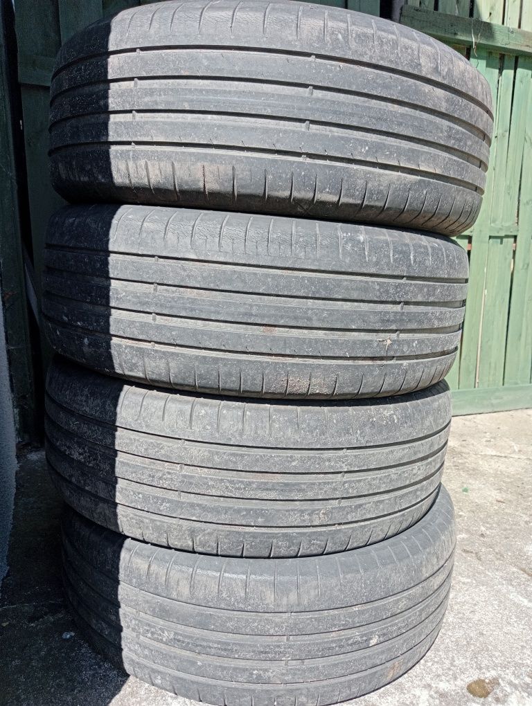 Goodyear 205/55R16 lato