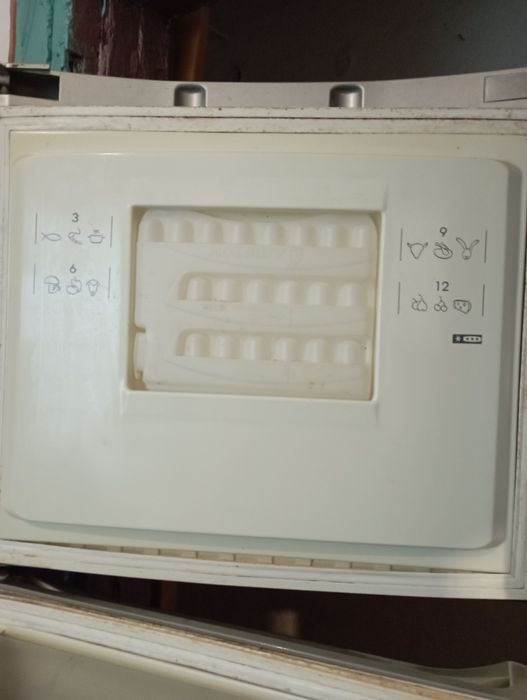 Холодильник б/у Аристон