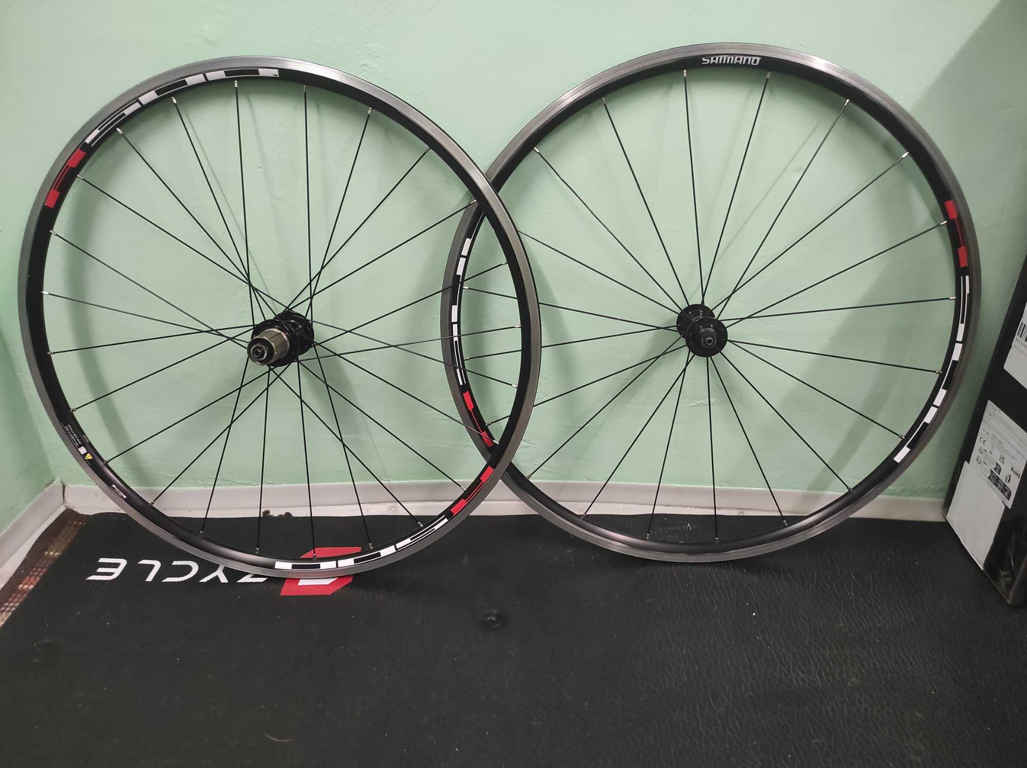 Koła szosowe 28 cali WH RS 501 /Novatec F162SB