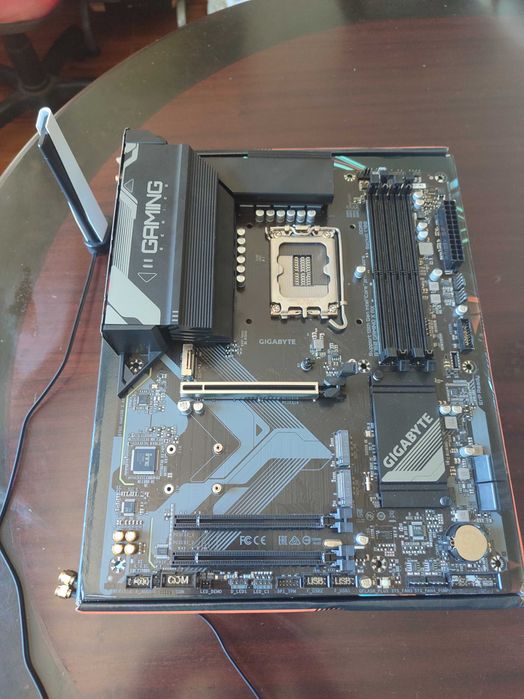 GIGABYTE Gaming X AX – Nova, LGA1700, DDR5, Wi-Fi 6E, Bluetooth64284334011905123