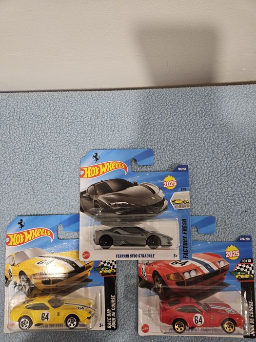 Hot Wheels - Ferrari SF90 Stradale + 2-365 GTB4 Amarelo e vermelho