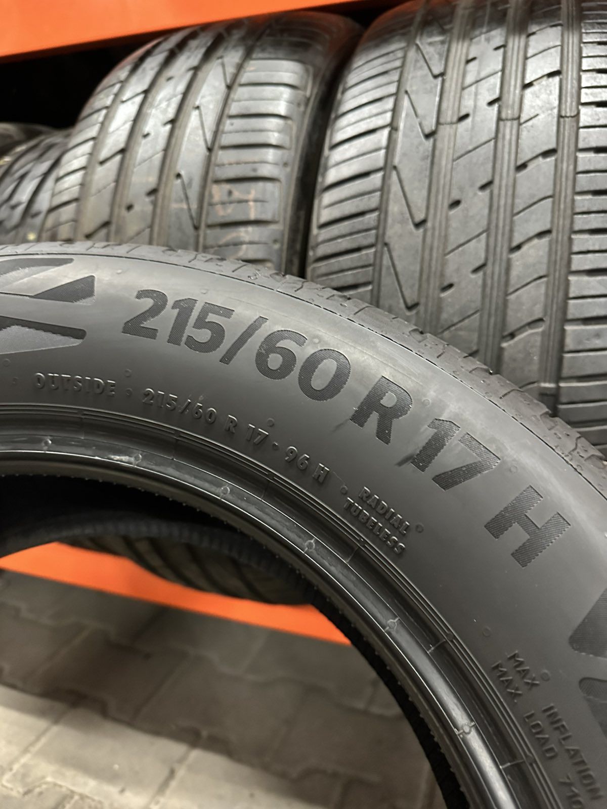 Шини Резина Літо 215/60 R17 96H Continental Eco Contact 6