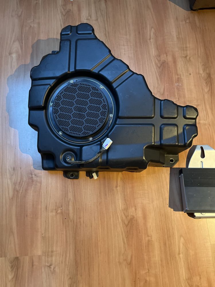 Wzmacniacz audio głosnik subwoofer tuba jeep grand cherokee IV wk2