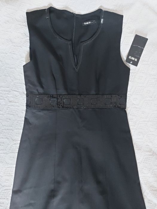 Класична сукня-футляр