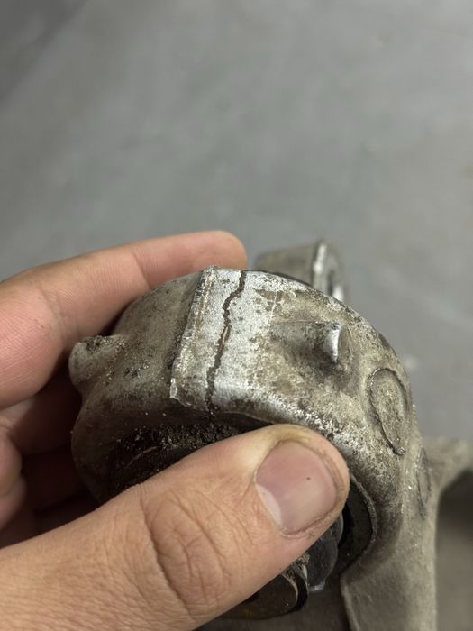 Цапфа Tesla Model 3 (задня права)