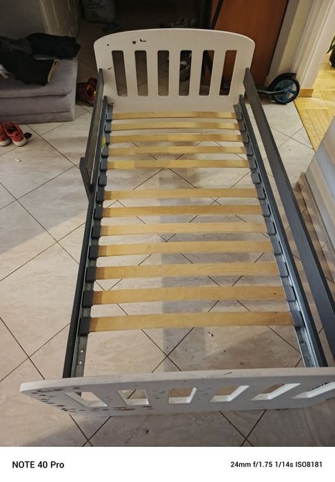 Łóżko dziecięce.