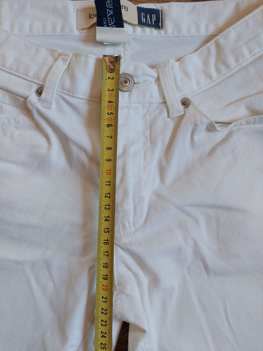 Białe jeansy, Gap, 36