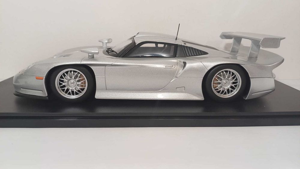 1/18 Porsche 911 GT1 - Werk 83