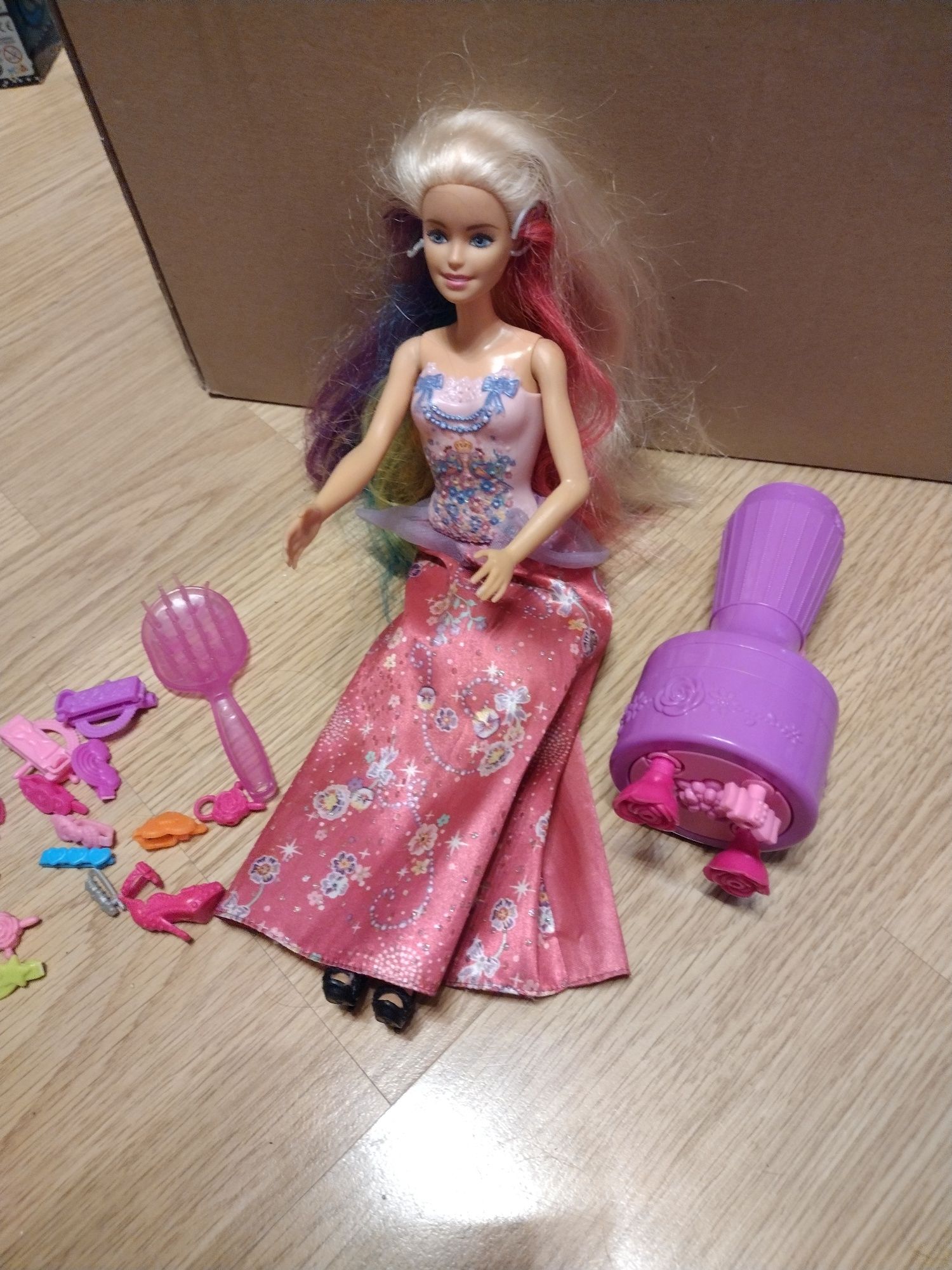 Barbie zakręcone włosy