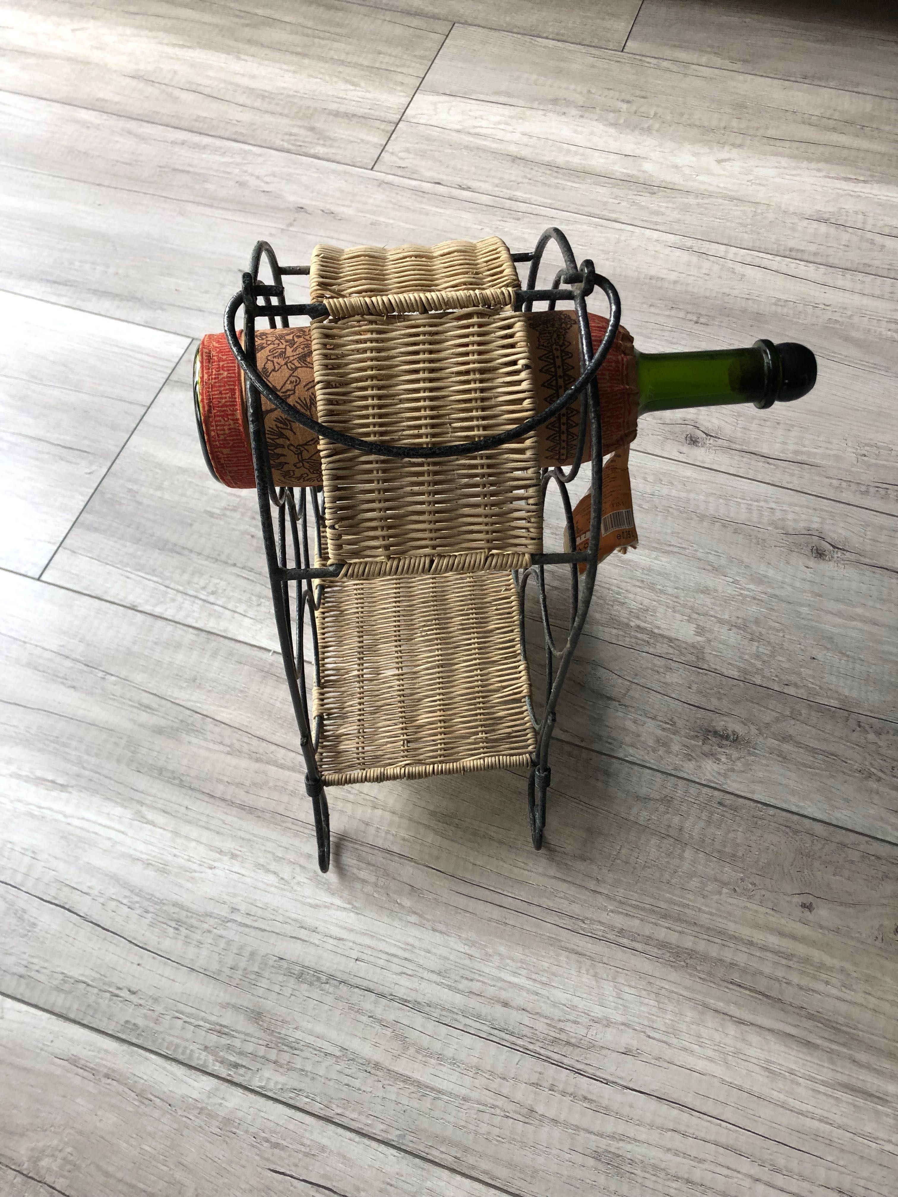 Stojak na wino na 5 butelek