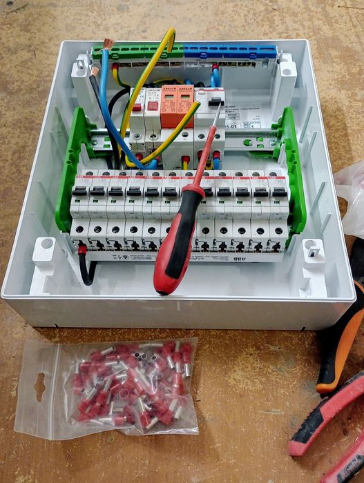 Elekyryk- ELEKTROTECHNIKA - Usługi elektryczne