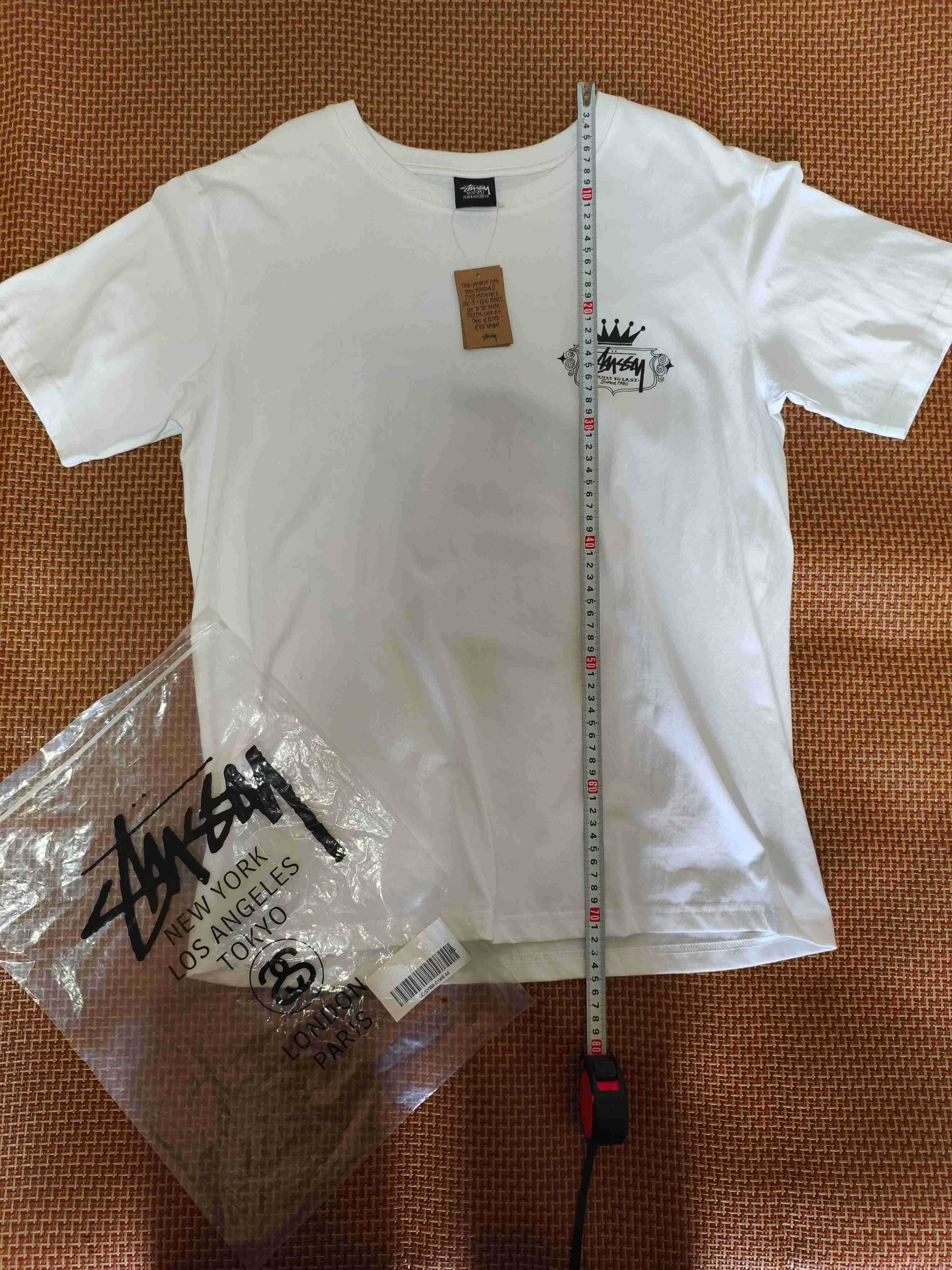 Stussy，Męska biała koszulka z nadrukiem letnim, rozmiar M