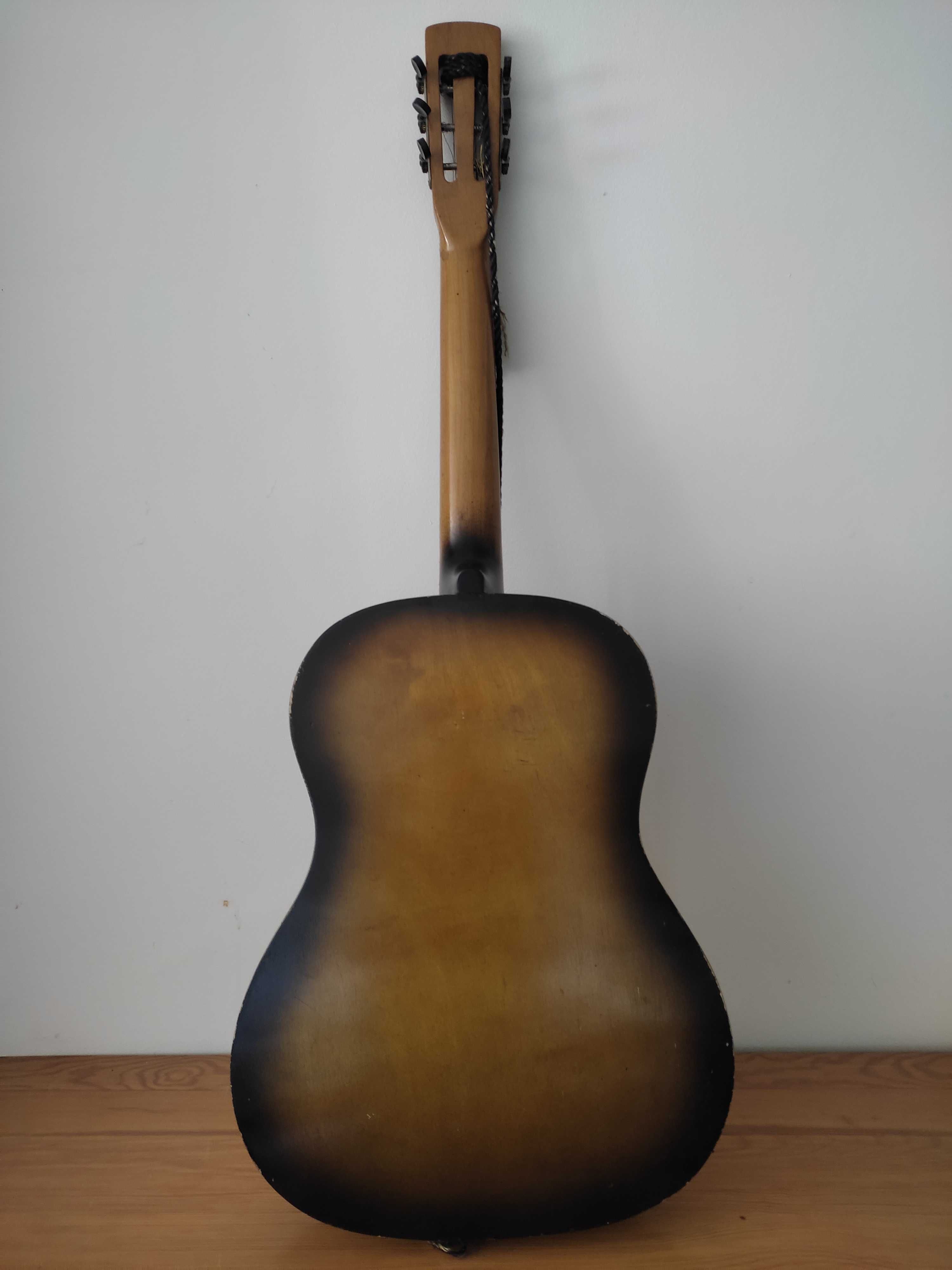 Gitara klasyczna – unikatowa, kolekcjonerska!