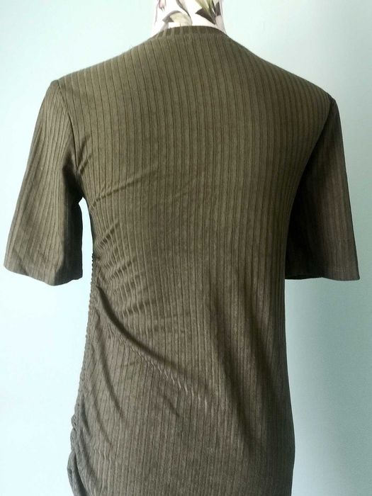 NOWA Zielona sukienka ołówkowa midi Reserved 34 XS khaki krótki rękaw