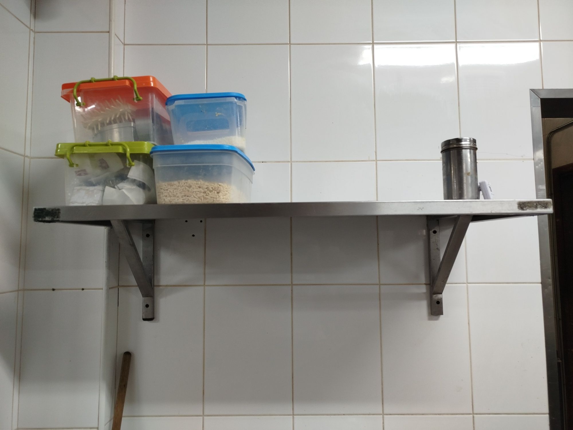Prateleiras de inox usadas