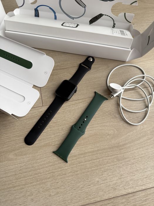 Apple watch series 7 gps 45 mm годинник