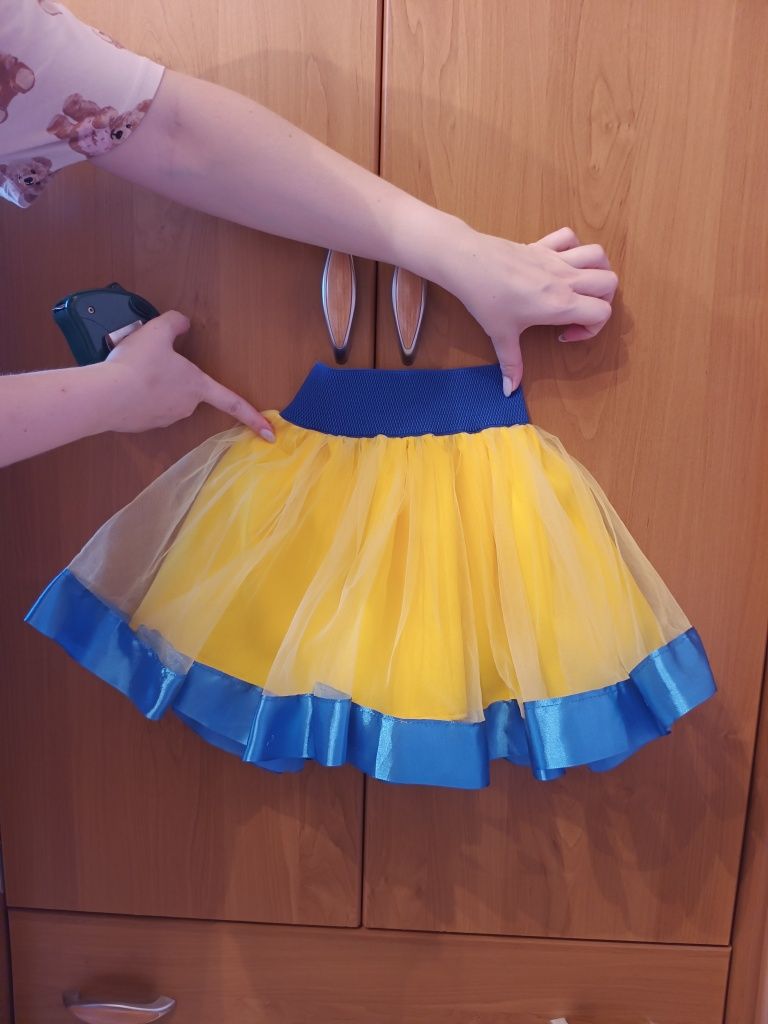 Продам костюм (спідничка та вишиванка)