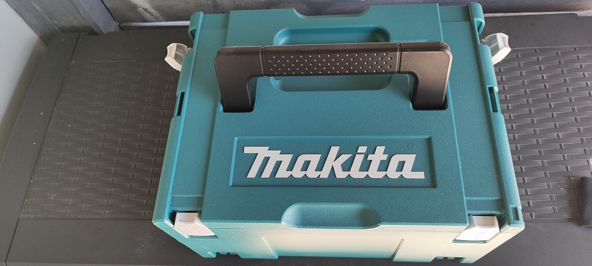 MAKITA Lodówka turystyczna chłodziarka walizka Makpac 11L