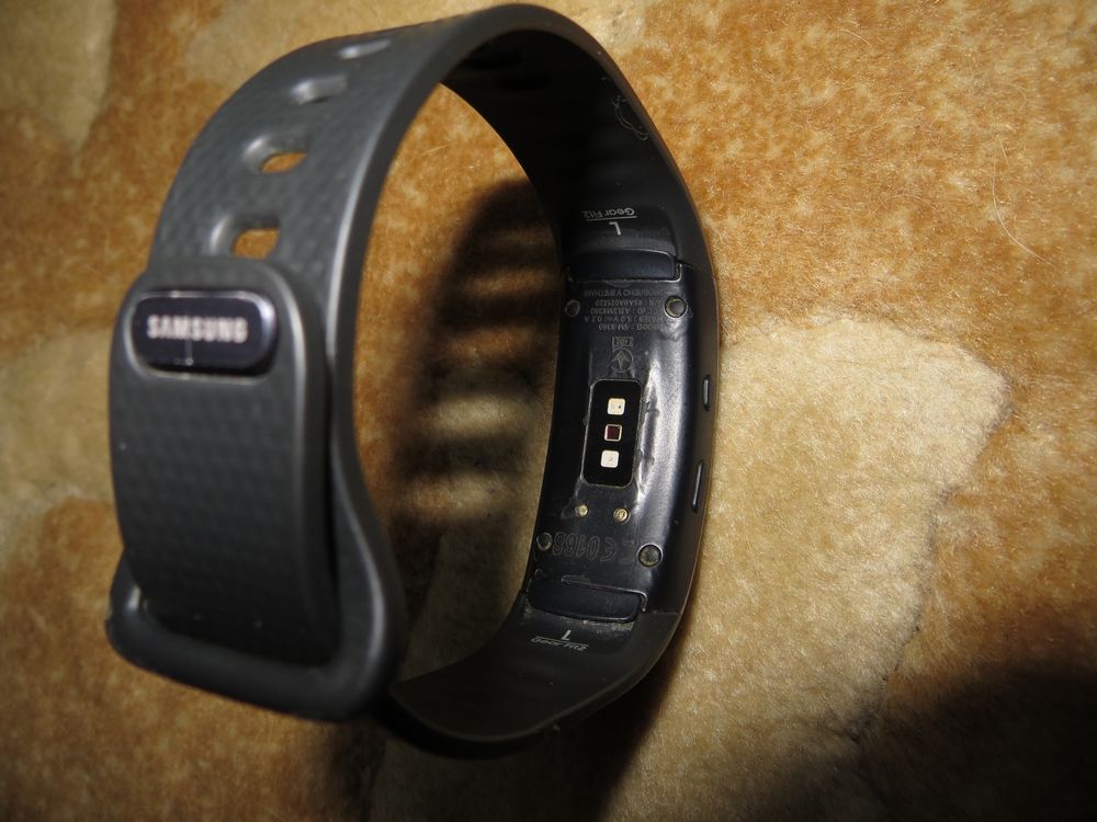 Samsung Gear Fit 2 (фітнес-браслет)