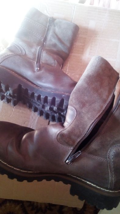 Чобітки міцні  42р