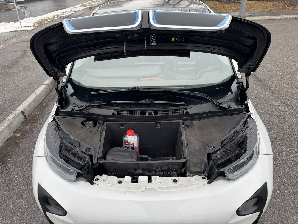 BMW I3 2015, отличное состояние, быстрая зарядка, комплектация