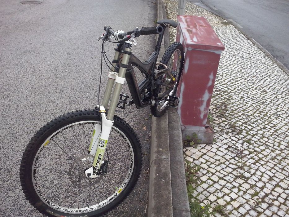 Bicicleta de downhill Specialize Demo 8