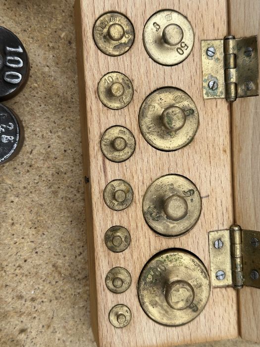 Stare odważniki do wagi – różne masy, kolekcja / użytkowe