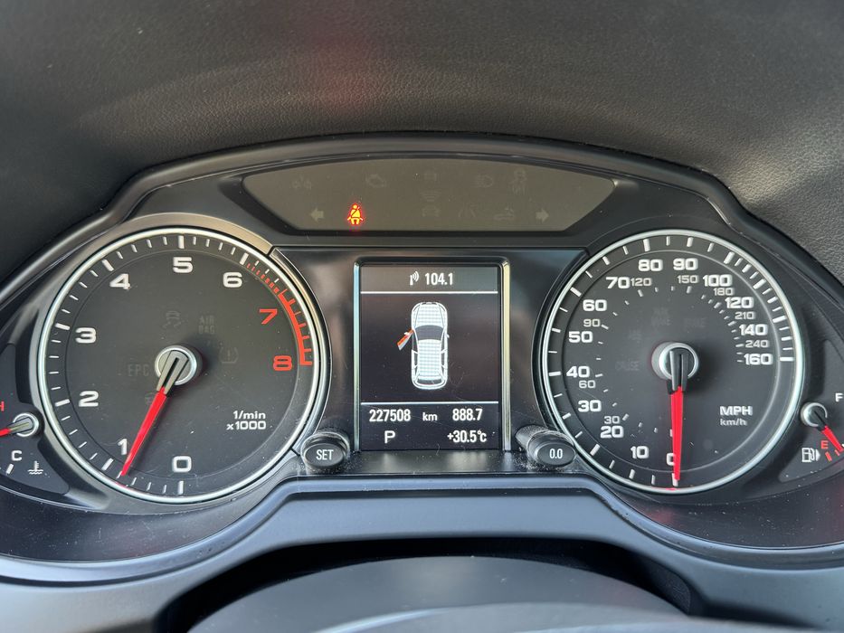 Audi Q5 2015 /рідна фарба\