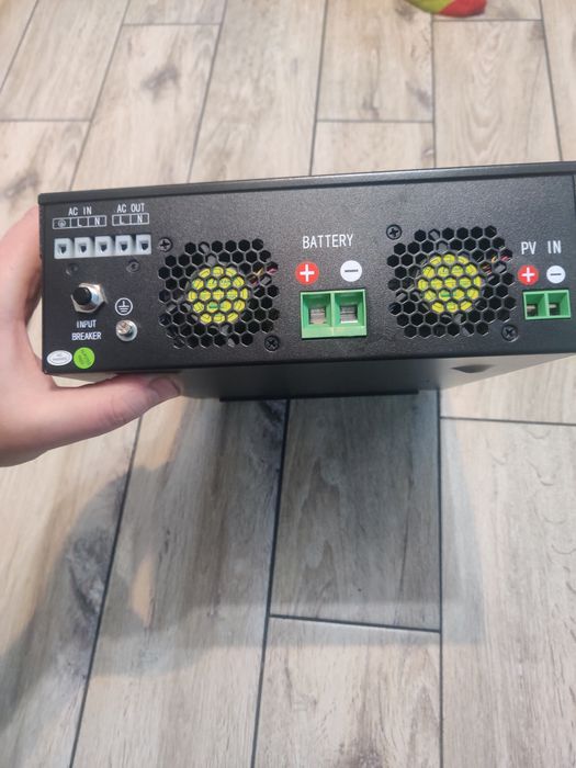 Гібридний інвертор, ДБЖ  EASUN 3000 VA, 24В