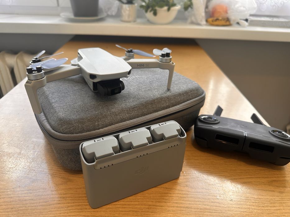 Dron dji mini se more combo