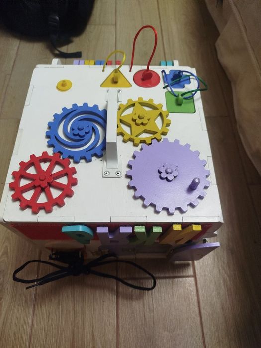 Іменний дерев'яний куб для розвитку