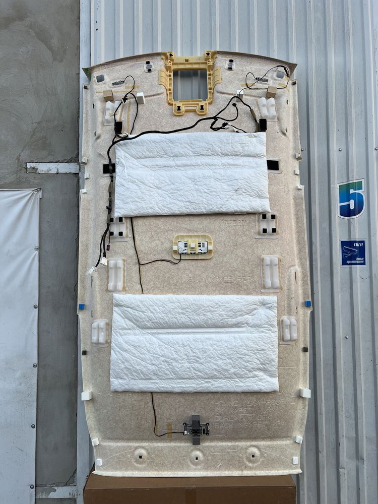 Потолок стеля дах Рог Т33 Rogue T33 20-25р оригінал
