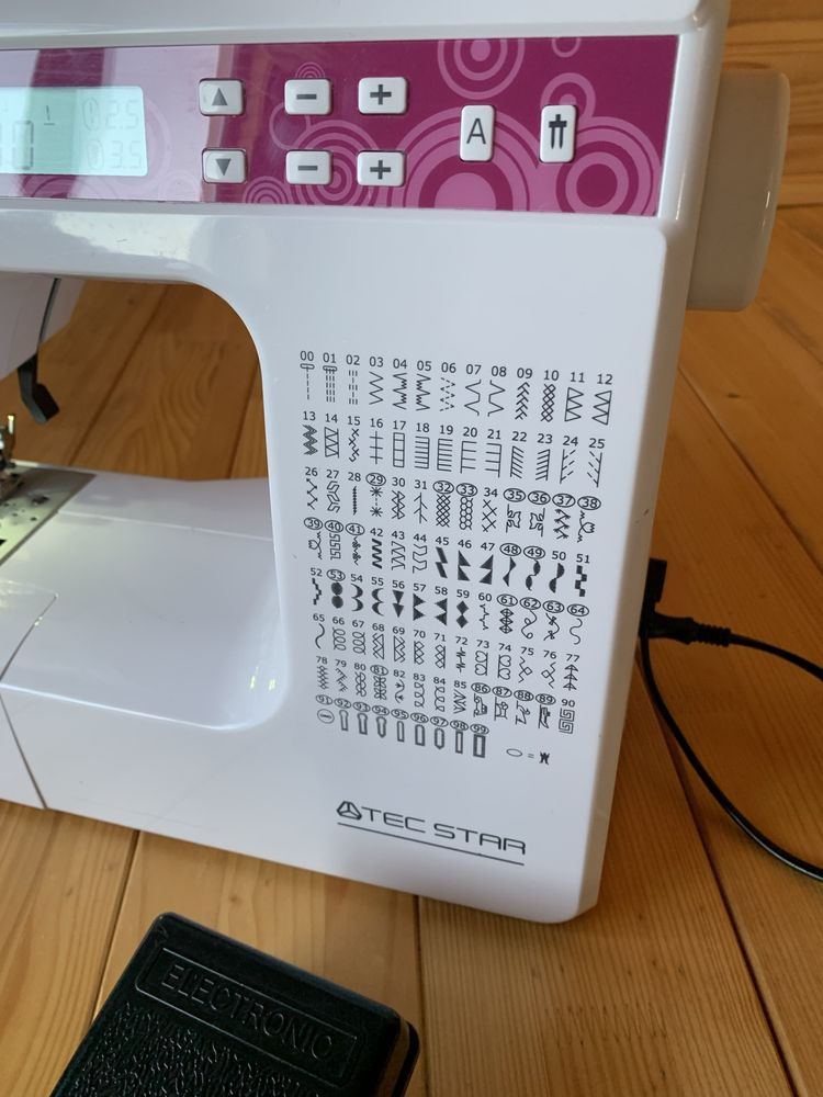 Продам швейну машинку Tec Star