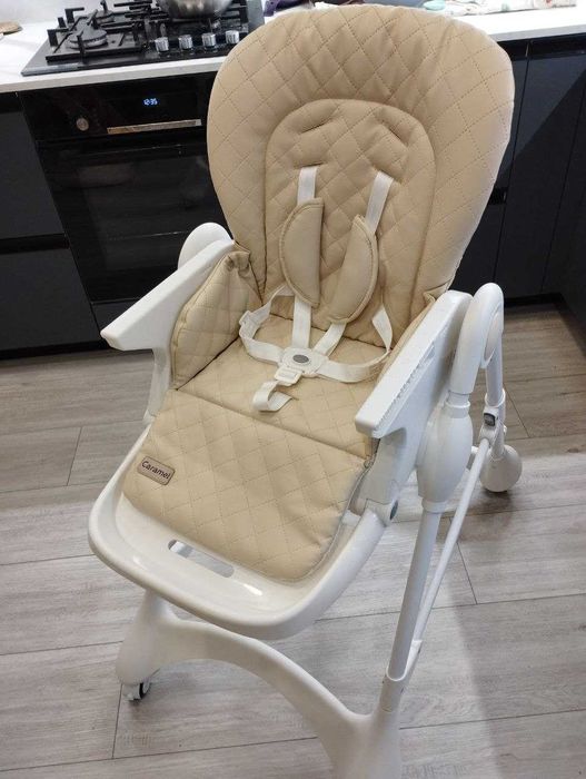 Стільчик для годування CARRELLO Caramel Cream Beige