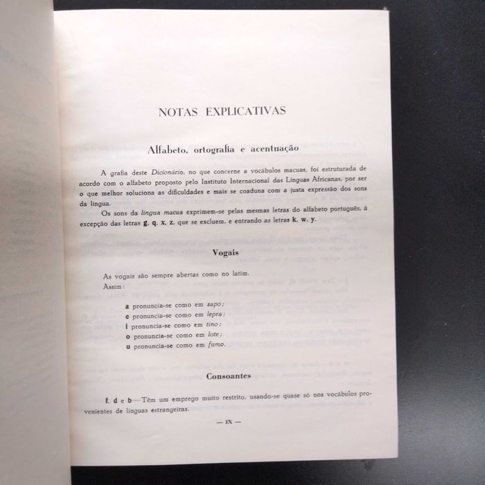Dicionário Português-Macua - P.e Alexandre Valente de Matos