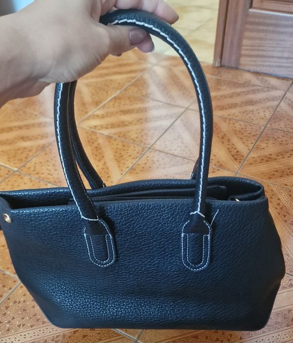 Mala preta versatil