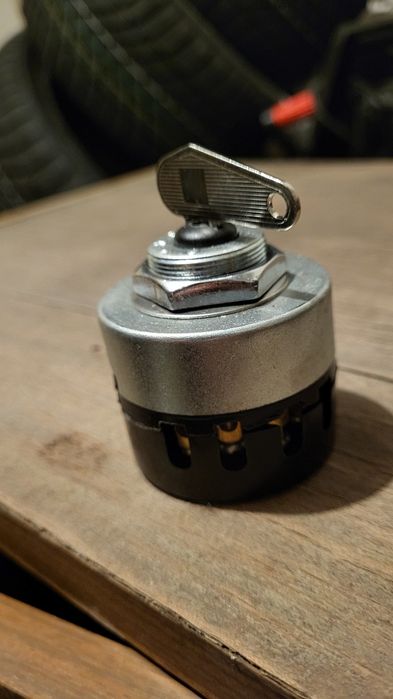 Sprzedam stacyjkę Ursus C330,C360