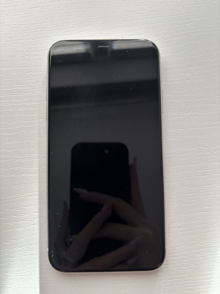 Iphone 11 w idealnym stanie