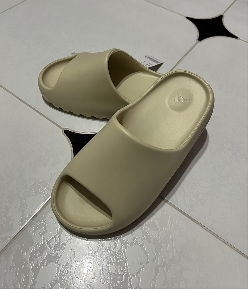 Шлепанцы Yeezy Slide Adidas Адидас Изи