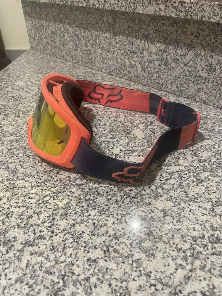 Vendo  conjunto Capacete Just1 e óculos Fox