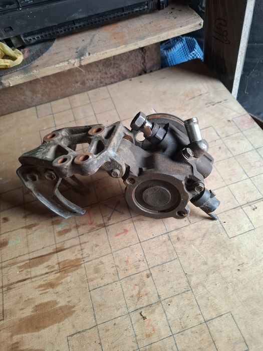 Продам насос гура на тойоту мотор 3sfe