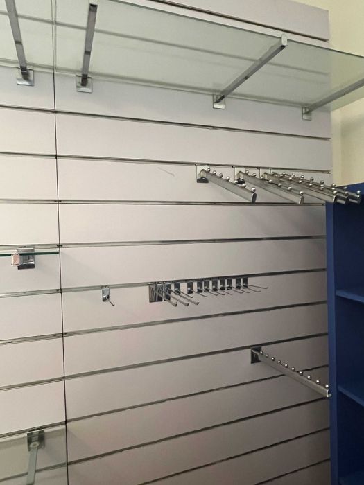 Prateleiras suspensas para lojas (Desde 15€)