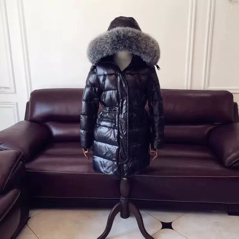 Пуховики с натур мехом чернобурки Moncler XS,S,M