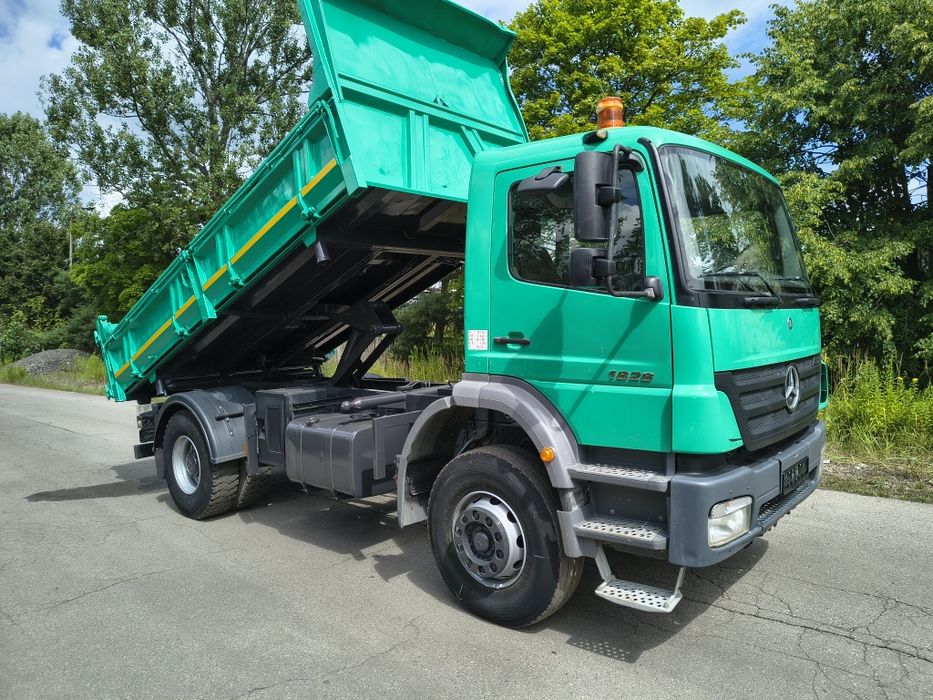 Mercedes AXOR 1828 wywrotka hydroburta niski przebieg kiper super stan